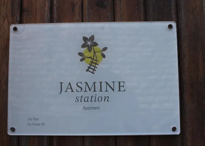 Jasmine Station - Cinque Terre *
