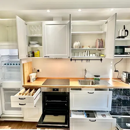 Jasmine Station - Cinque Terre * La Spezia