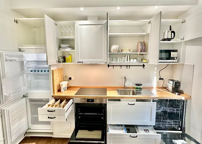 Jasmine Station - Cinque Terre * La Spezia